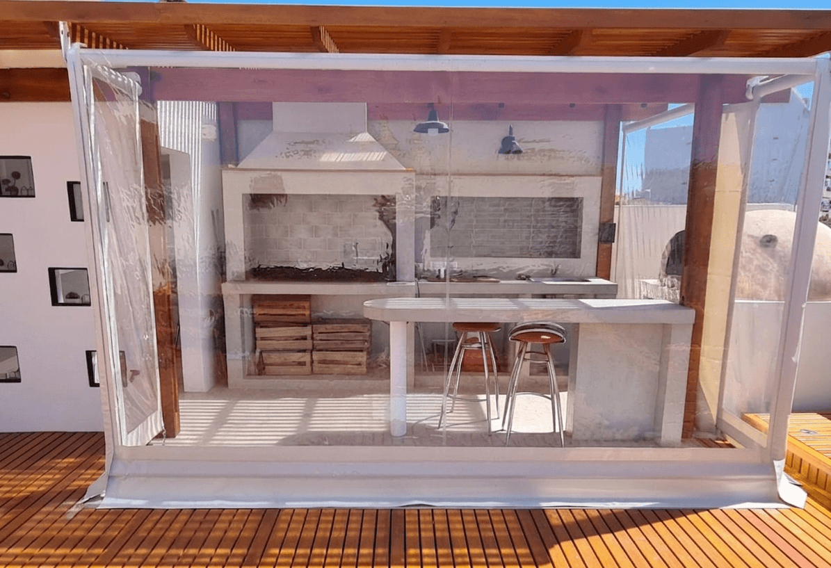 Parrilla y mueble a medida en deck de madera